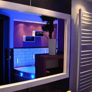 Sinuessa Homestay Cologne