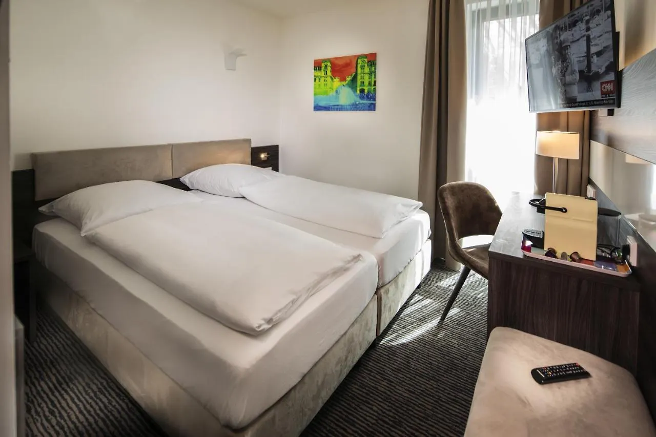 **  Hotel Suedstern Monachium Niemcy